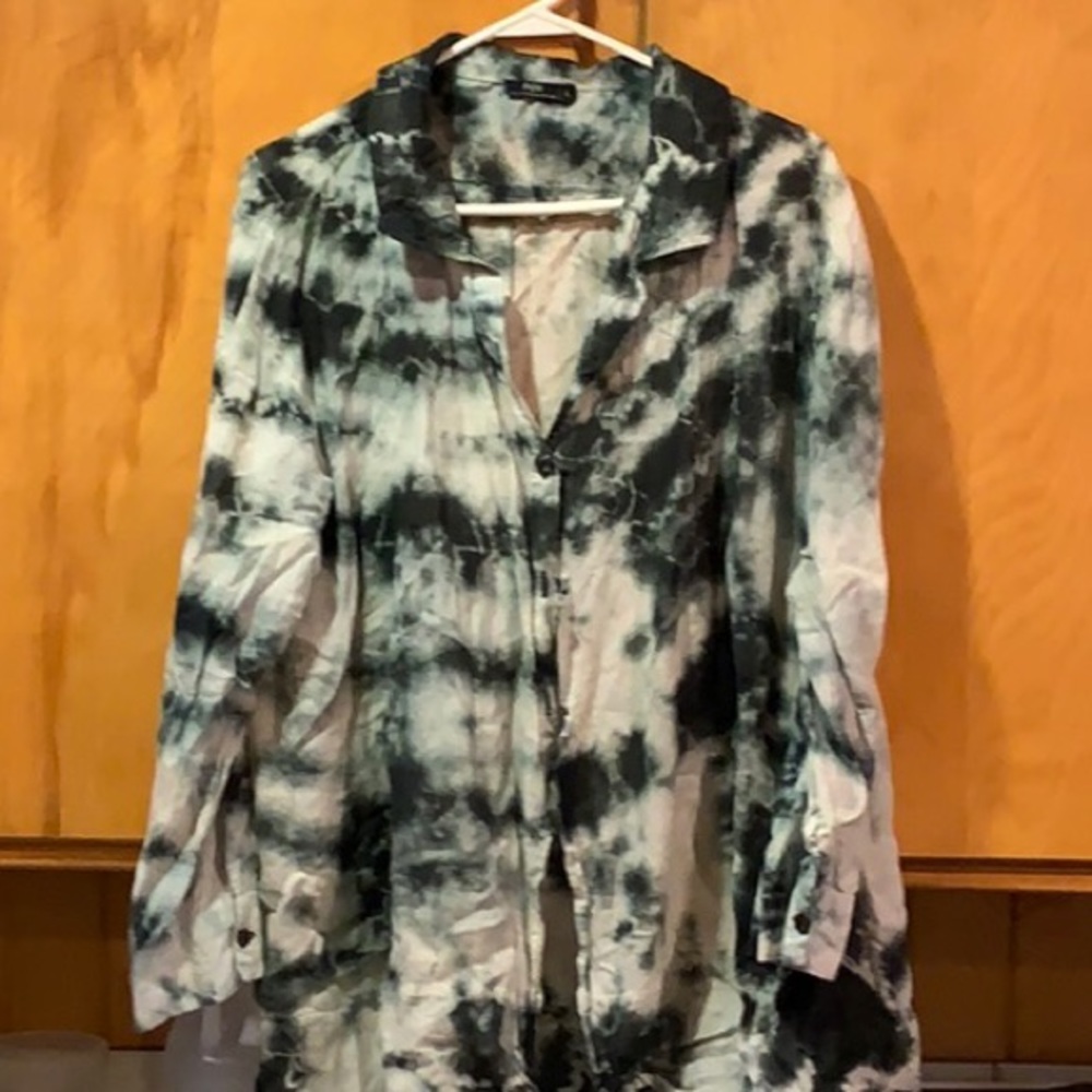 ISO APU a people united top lightweight blouse.